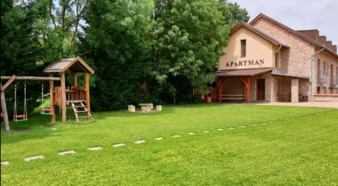 Niki Apartman Gyula Exterior photo