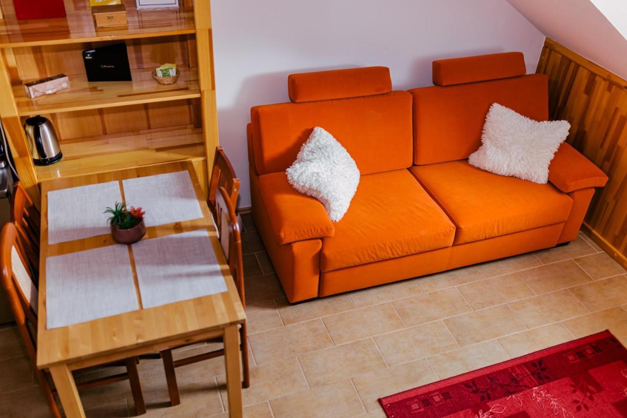 Niki Apartman Gyula Exterior photo
